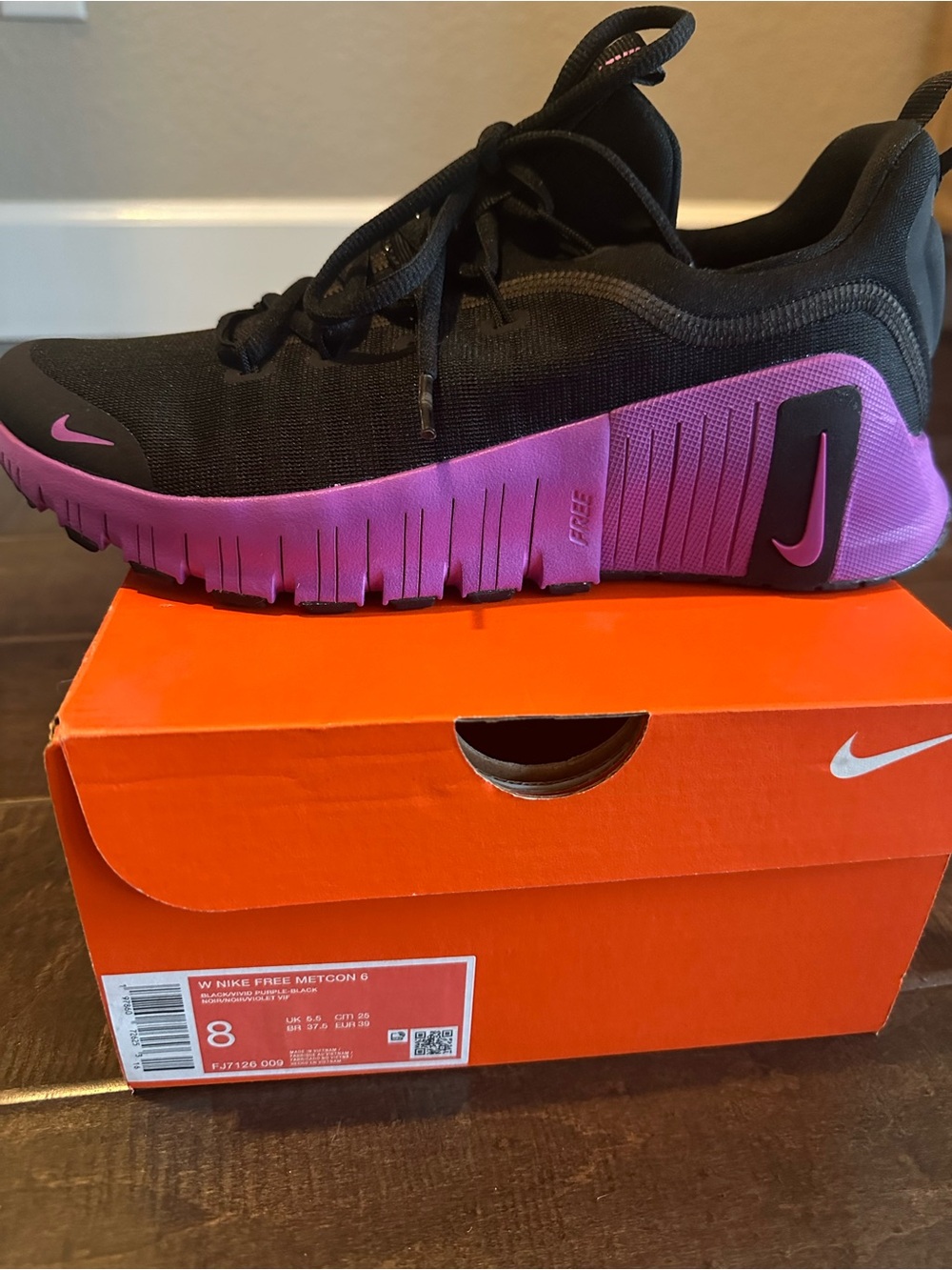 Nike Women's Free Metcon 6 in Black and Vivid Purple. New in Box